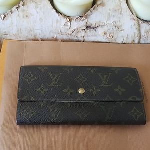 Authentic Louis Vuitton Sarah wallet